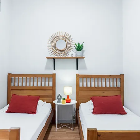 2 Bdr With Independent - Old Town