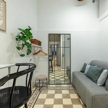 2 Bdr With Independent - Old Town