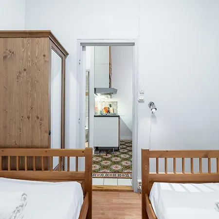 2 Bdr With Independent - Old Town *