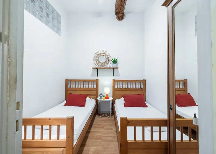 2 Bdr With Independent - Old Town Nice